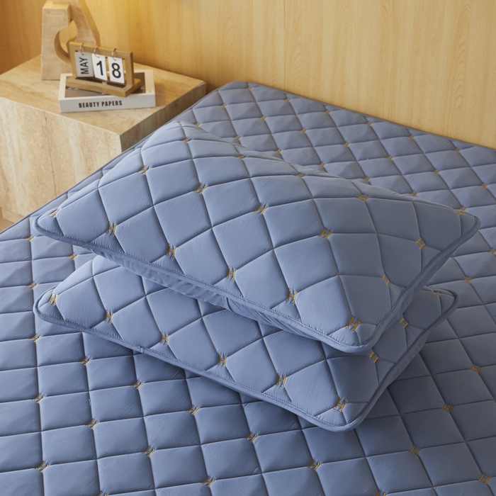 91家纺网 家纺一手货源 找家纺 芬晴家纺 2025新款全棉水洗棉A类防水系列枕套 H-雾蓝