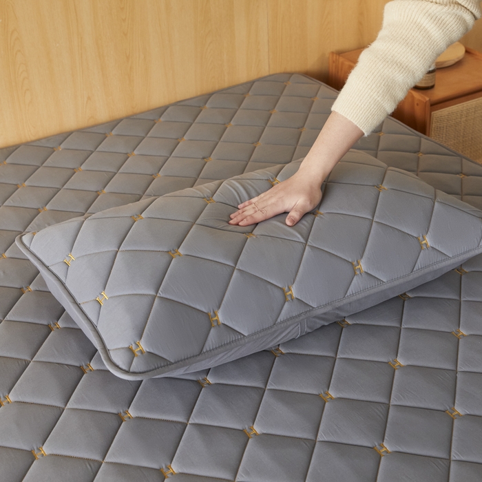 91家纺网 家纺一手货源 找家纺 芬晴家纺 2025新款全棉水洗棉A类防水系列枕套 H-岩灰