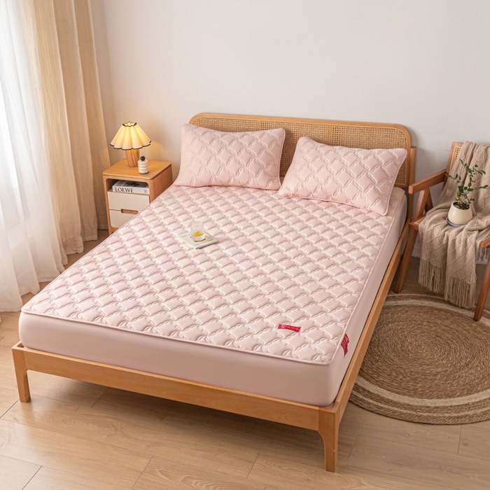 91家纺网 家纺一手货源 找家纺 芬晴家纺 2025新款母婴级大豆防水床笠-马丁-风车 风车-豆沙粉