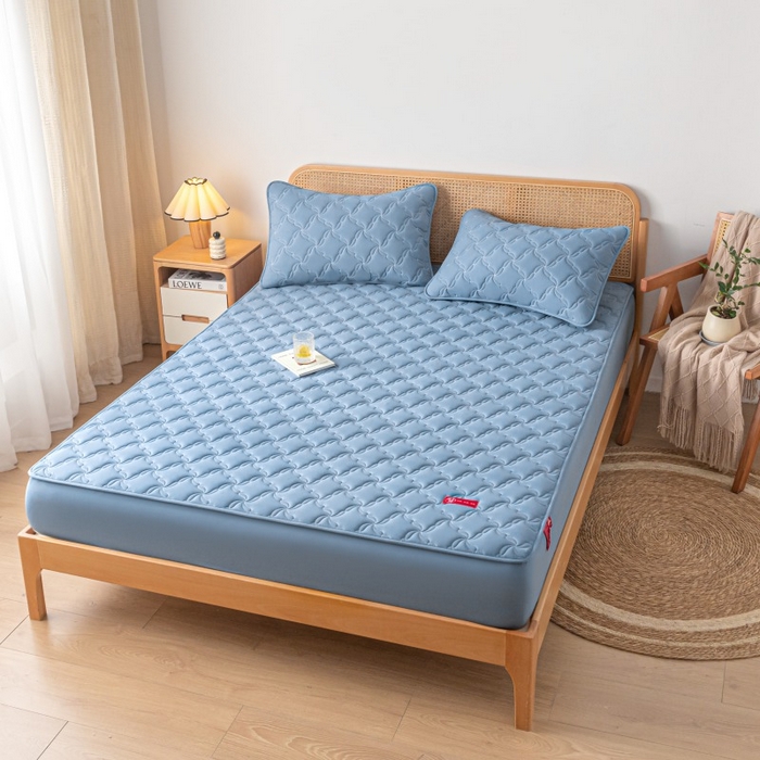 91家纺网 家纺一手货源 找家纺 芬晴家纺 2025新款母婴级大豆防水床笠-马丁-风车 风车-雾蓝