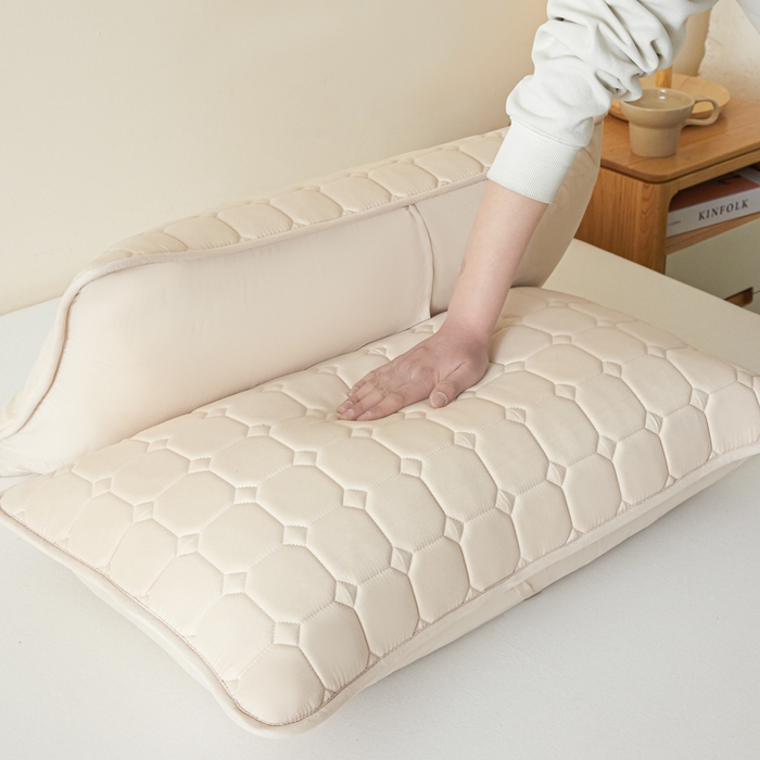 91家纺网 家纺一手货源 找家纺 芬晴家纺 2025新款A类母婴级防水枕套系列 简格-卡其