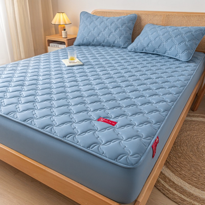 91家纺网 家纺一手货源 找家纺 芬晴家纺 2025新款母婴级大豆防水床笠-马丁-风车 风车-雾蓝