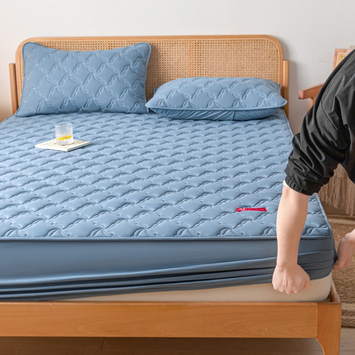 91家纺网 家纺一手货源 找家纺 芬晴家纺 2025新款母婴级大豆防水床笠-马丁-风车 风车-雾蓝