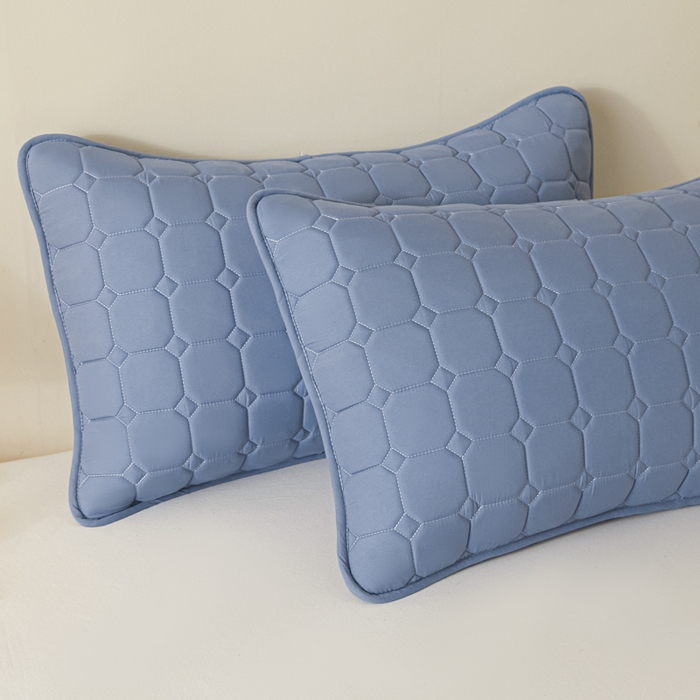 91家纺网 家纺一手货源 找家纺 芬晴家纺 2025新款A类母婴级防水枕套系列 简格-雾蓝