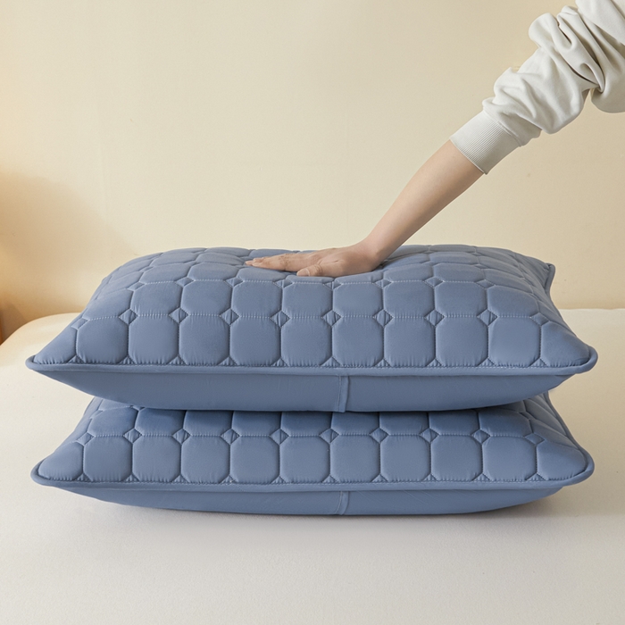 91家纺网 家纺一手货源 找家纺 芬晴家纺 2025新款A类母婴级防水枕套系列 简格-雾蓝