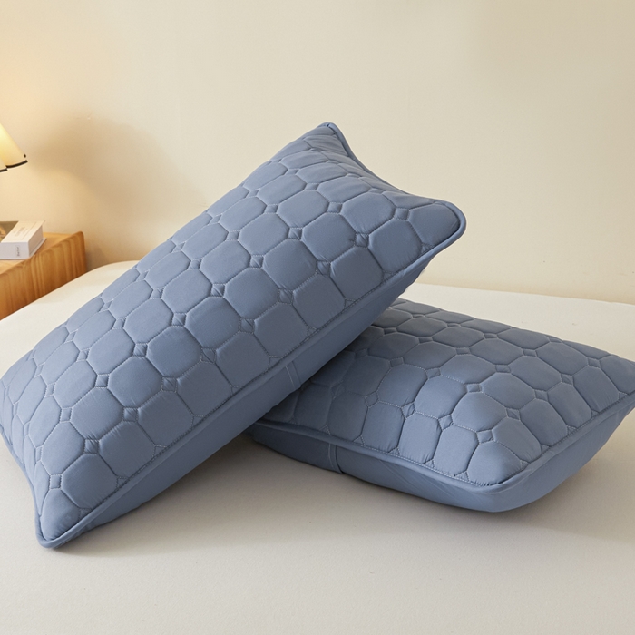 91家纺网 家纺一手货源 找家纺 芬晴家纺 2025新款A类母婴级防水枕套系列 简格-雾蓝