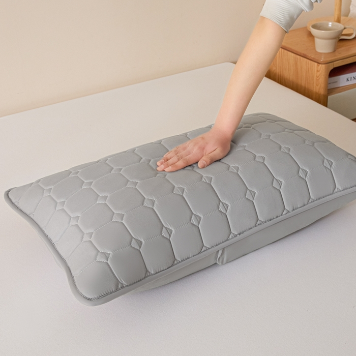 91家纺网 家纺一手货源 找家纺 芬晴家纺 2025新款A类母婴级防水枕套系列 简格-星灰