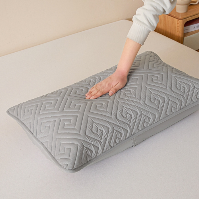 91家纺网 家纺一手货源 找家纺 芬晴家纺 2025新款A类母婴级防水枕套系列 流星-星灰