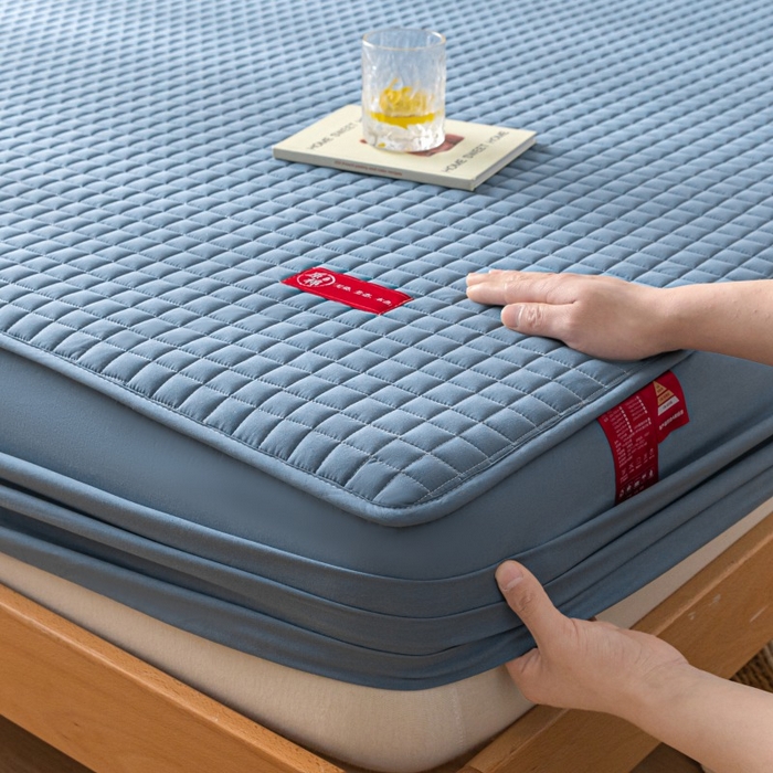 91家纺网 家纺一手货源 找家纺 芬晴家纺 2025新款母婴级大豆防水床笠-马丁-风车 马丁-雾蓝