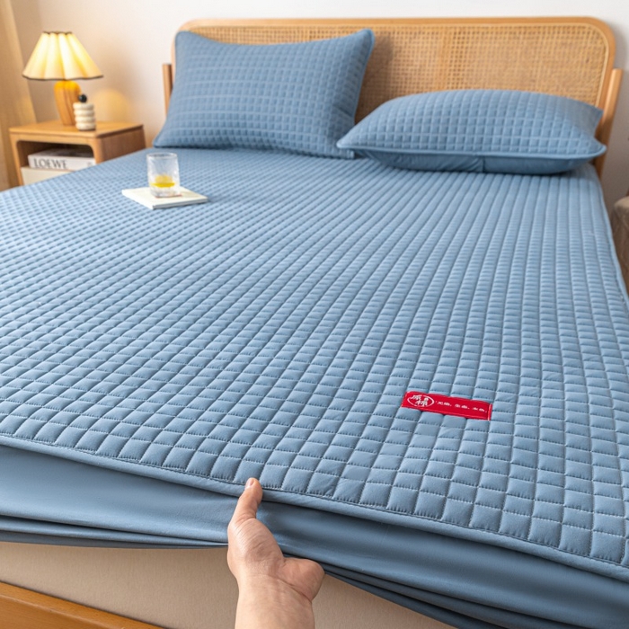 91家纺网 家纺一手货源 找家纺 芬晴家纺 2025新款母婴级大豆防水床笠-马丁-风车 马丁-雾蓝