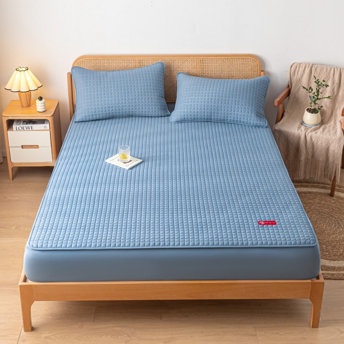 91家纺网 家纺一手货源 找家纺 芬晴家纺 2025新款母婴级大豆防水床笠-马丁-风车 马丁-雾蓝