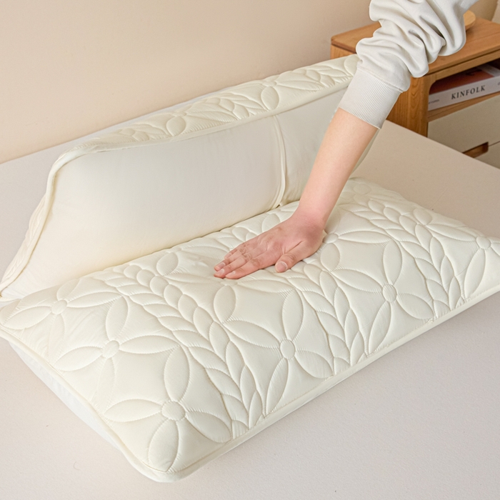 91家纺网 家纺一手货源 找家纺 芬晴家纺 2025新款A类母婴级防水枕套系列 叶语-米白