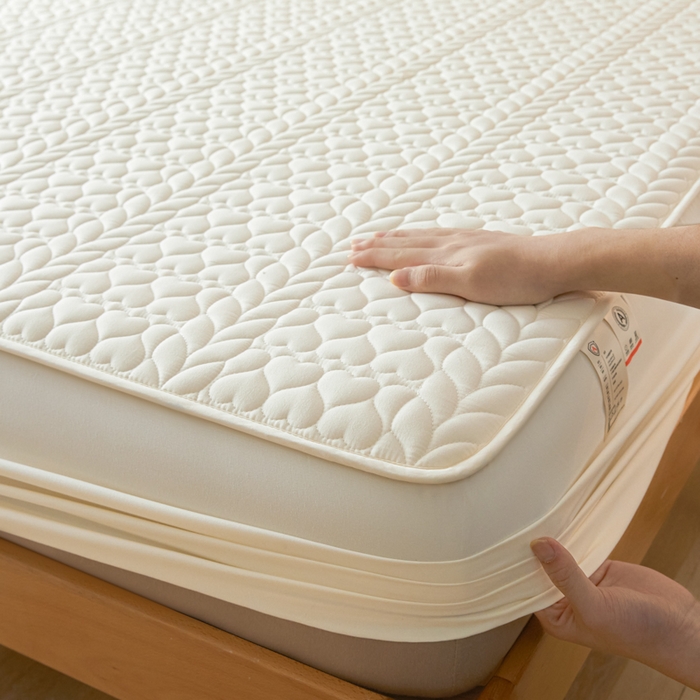 91家纺网 家纺一手货源 找家纺 （总）芬晴家纺 2025新款A类母婴级大豆防水夹棉床笠系列-约定-心动-繁花