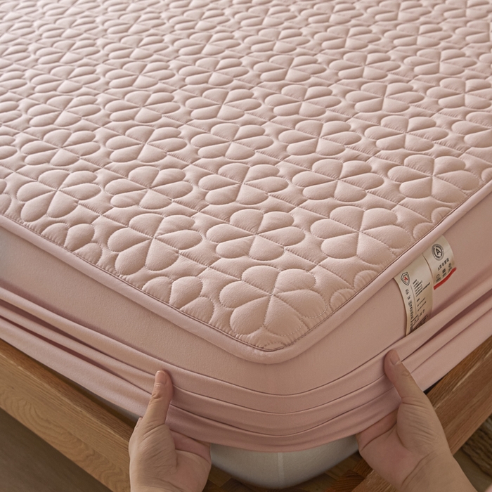 91家纺网 家纺一手货源 找家纺 （总）芬晴家纺 2025新款A类母婴级大豆防水夹棉床笠系列-约定-心动-繁花