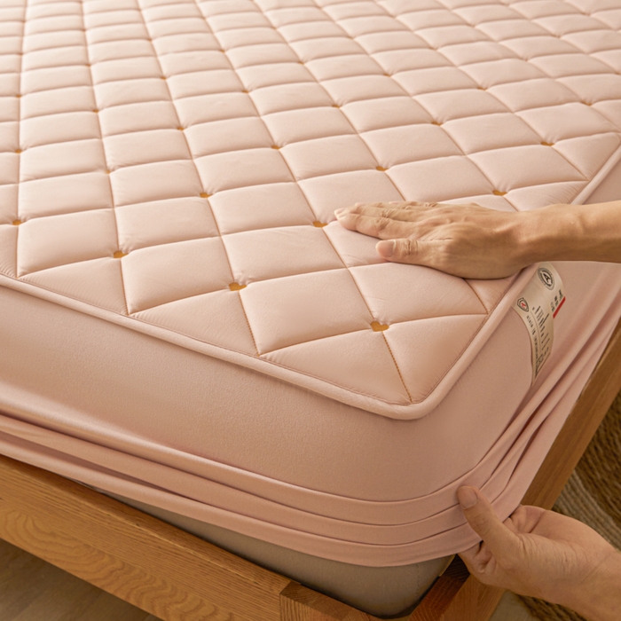 91家纺网 家纺一手货源 找家纺 芬晴家纺 2025新款A类母婴级大豆防水夹棉床笠-简爱-空间 简爱-豆沙粉