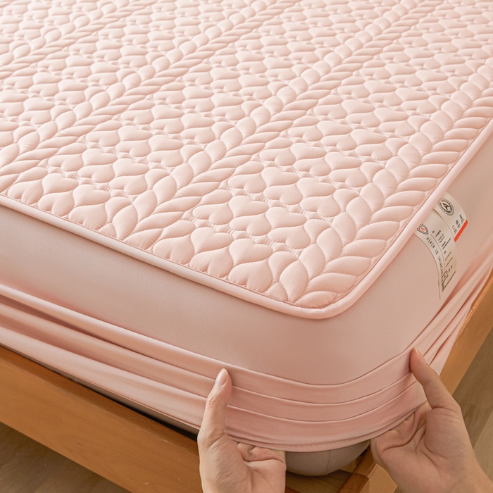 91家纺网 家纺一手货源 找家纺 （总）芬晴家纺 2025新款A类母婴级大豆防水夹棉床笠系列-约定-心动-繁花