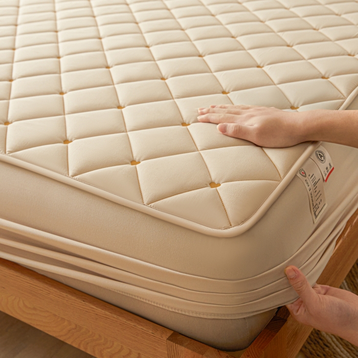 91家纺网 家纺一手货源 找家纺 芬晴家纺 2025新款A类母婴级大豆防水夹棉床笠-简爱-空间 简爱-卡其