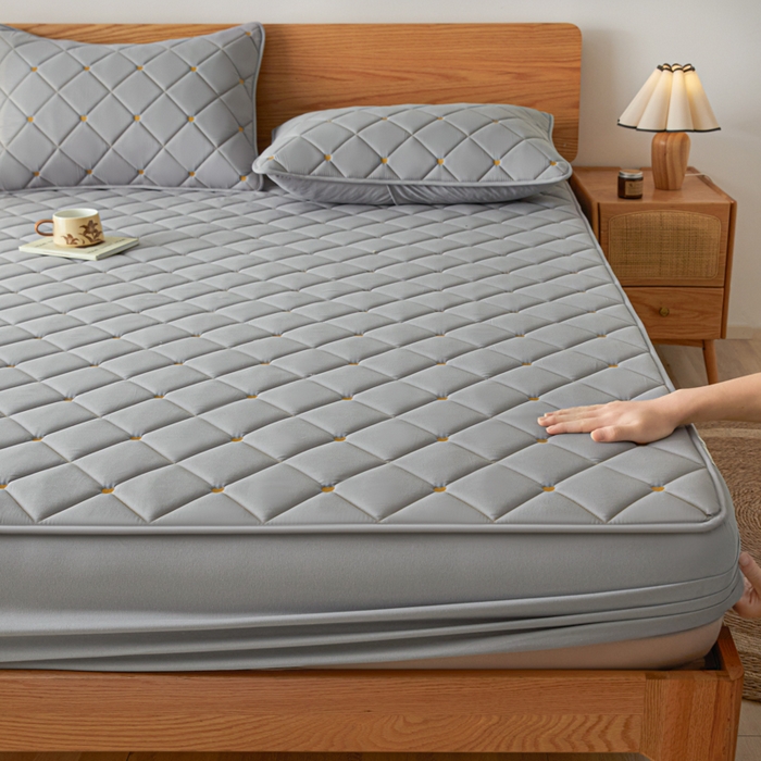 91家纺网 家纺一手货源 找家纺 芬晴家纺 2025新款A类母婴级大豆防水夹棉床笠-简爱-空间 简爱-星灰