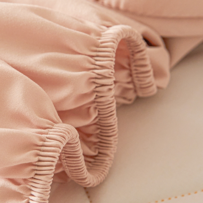 91家纺网 家纺一手货源 找家纺 芬晴家纺 2025新款A类母婴级大豆防水夹棉床笠-简爱-空间 空间-豆沙粉