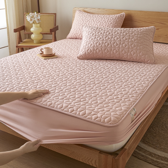 91家纺网 家纺一手货源 找家纺 芬晴家纺 2025新款A类母婴级大豆防水夹棉床笠系列-约定-心动-繁花 繁花-豆沙粉