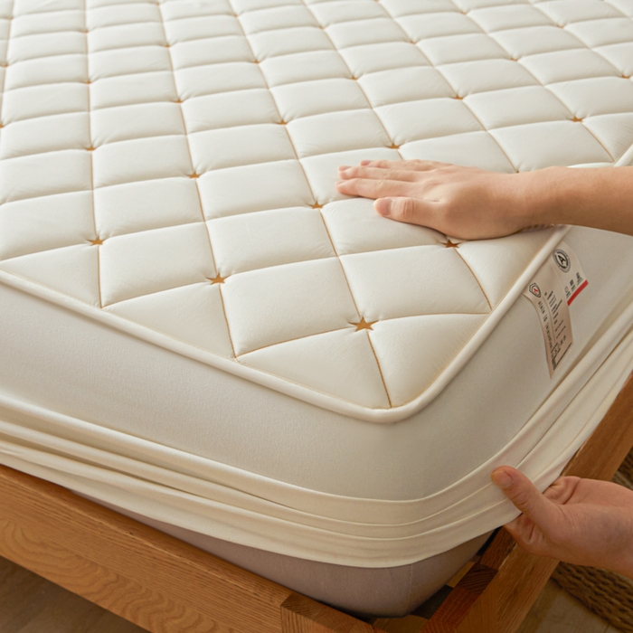 91家纺网 家纺一手货源 找家纺 芬晴家纺 2025新款A类母婴级大豆防水夹棉床笠-简爱-空间 空间-米白