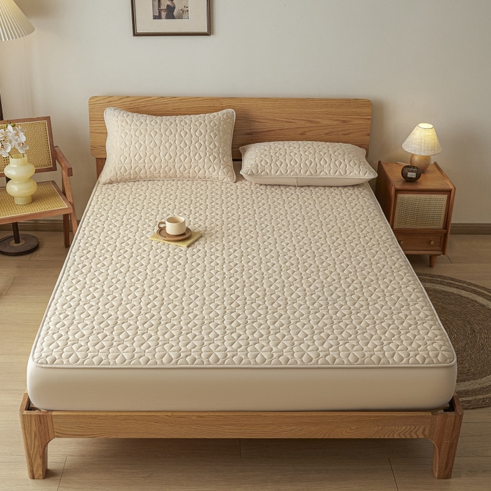 91家纺网 家纺一手货源 找家纺 芬晴家纺 2025新款A类母婴级大豆防水夹棉床笠系列-约定-心动-繁花 繁花-卡其