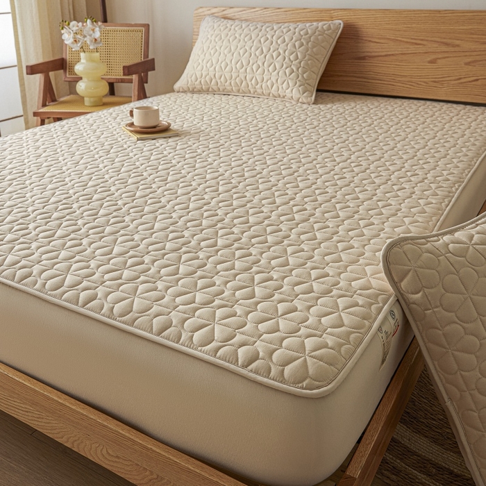 91家纺网 家纺一手货源 找家纺 芬晴家纺 2025新款A类母婴级大豆防水夹棉床笠系列-约定-心动-繁花 繁花-卡其