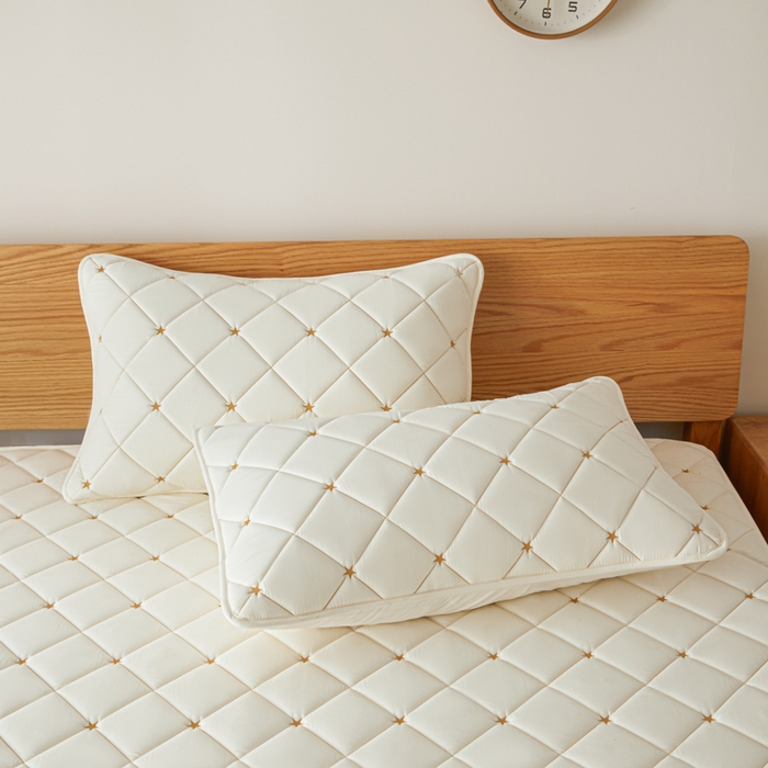 91家纺网 家纺一手货源 找家纺 芬晴家纺 2025新款A类母婴级大豆防水夹棉床笠-简爱-空间 空间-米白