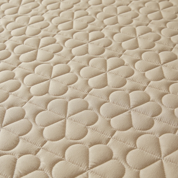 91家纺网 家纺一手货源 找家纺 芬晴家纺 2025新款A类母婴级大豆防水夹棉床笠系列-约定-心动-繁花 繁花-卡其