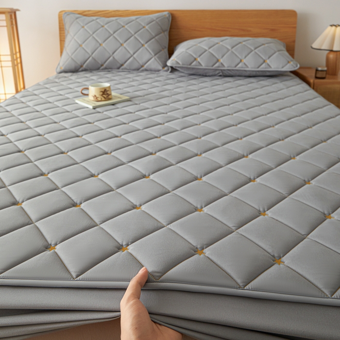 91家纺网 家纺一手货源 找家纺 芬晴家纺 2025新款A类母婴级大豆防水夹棉床笠-简爱-空间 空间-星灰