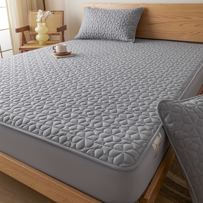 91家纺网 家纺一手货源 找家纺 芬晴家纺 2025新款A类母婴级大豆防水夹棉床笠系列-约定-心动-繁花 繁花-星灰