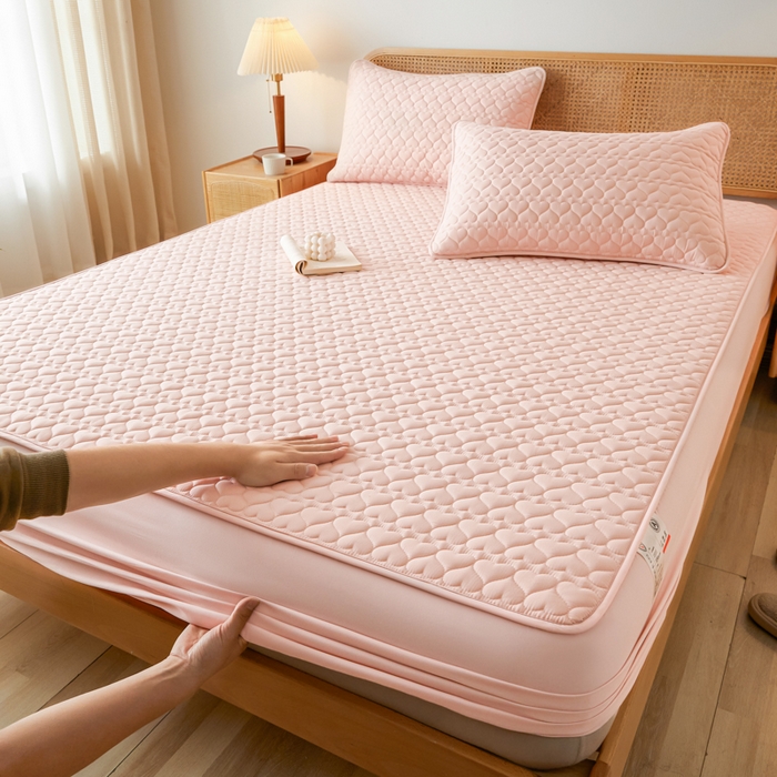 91家纺网 家纺一手货源 找家纺 芬晴家纺 2025新款A类母婴级大豆防水夹棉床笠系列-约定-心动-繁花 心动-豆沙粉