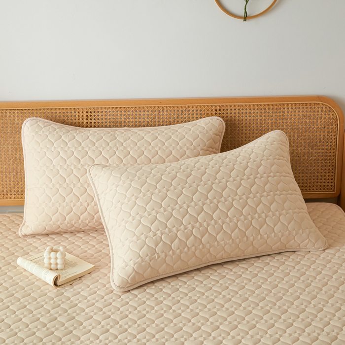 91家纺网 家纺一手货源 找家纺 芬晴家纺 2025新款A类母婴级大豆防水夹棉床笠系列-约定-心动-繁花 心动-卡其