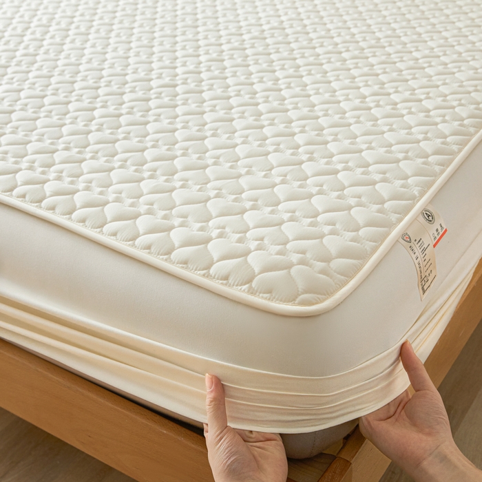 芬晴家纺 2025新款A类母婴级大豆防水夹棉床笠系列-约定-心动-繁花 心动-米白