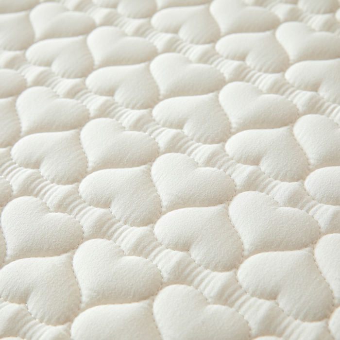 91家纺网 家纺一手货源 找家纺 芬晴家纺 2025新款A类母婴级大豆防水夹棉床笠系列-约定-心动-繁花 心动-米白