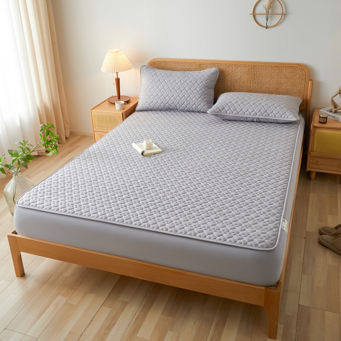 91家纺网 家纺一手货源 找家纺 芬晴家纺 2025新款A类母婴级大豆防水夹棉床笠系列-约定-心动-繁花 心动-星灰