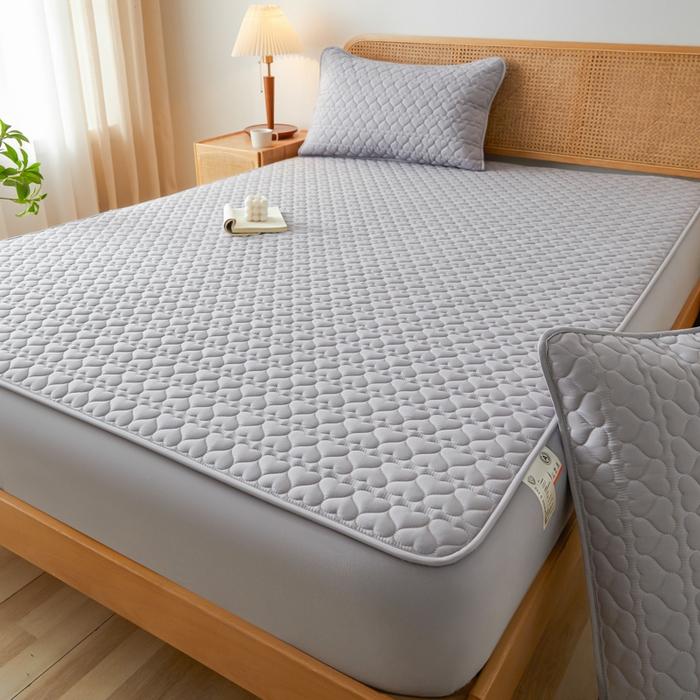 91家纺网 家纺一手货源 找家纺 芬晴家纺 2025新款A类母婴级大豆防水夹棉床笠系列-约定-心动-繁花 心动-星灰