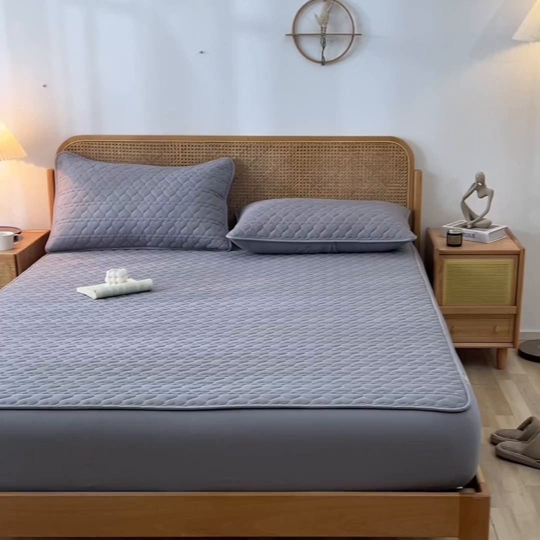 91家纺网 家纺一手货源 找家纺 芬晴家纺 2025新款A类母婴级大豆防水夹棉床笠系列-约定-心动-繁花 心动-星灰