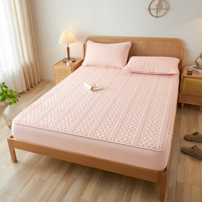 91家纺网 家纺一手货源 找家纺 芬晴家纺 2025新款A类母婴级大豆防水夹棉床笠系列-约定-心动-繁花 约定-豆沙粉