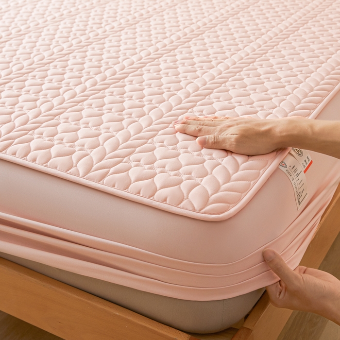 91家纺网 家纺一手货源 找家纺 芬晴家纺 2025新款A类母婴级大豆防水夹棉床笠系列-约定-心动-繁花 约定-豆沙粉