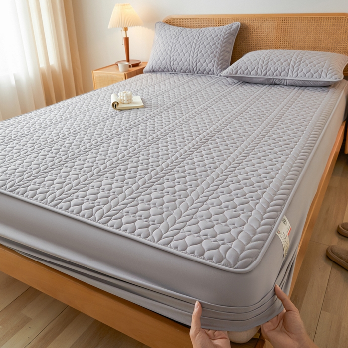 91家纺网 家纺一手货源 找家纺 芬晴家纺 2025新款A类母婴级大豆防水夹棉床笠系列-约定-心动-繁花 约定-星灰