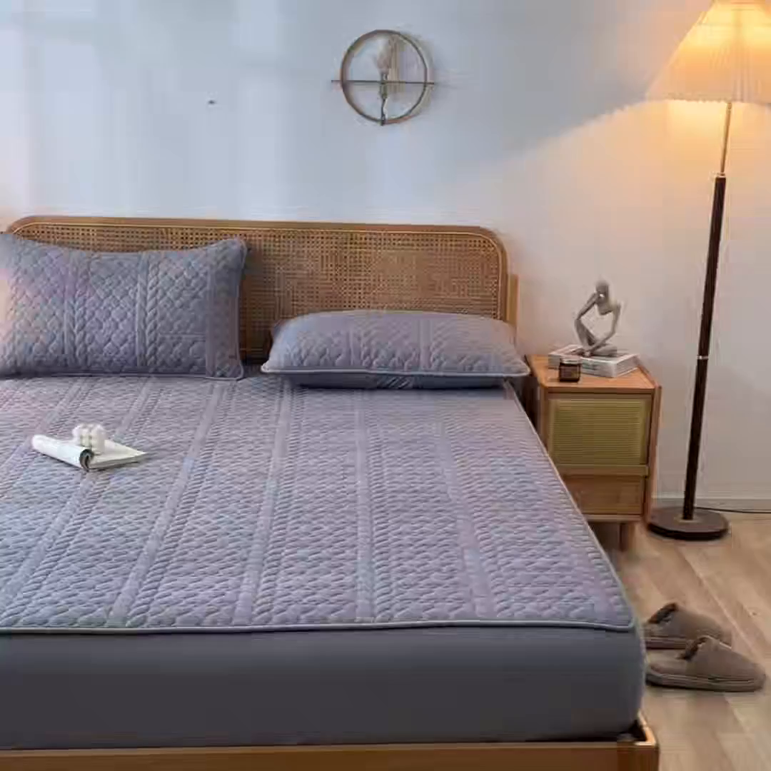 91家纺网 家纺一手货源 找家纺 芬晴家纺 2025新款A类母婴级大豆防水夹棉床笠系列-约定-心动-繁花 约定-星灰