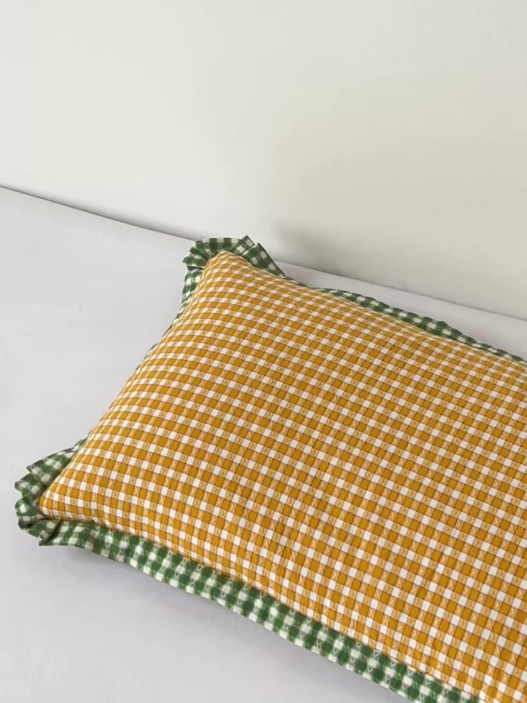 91家纺网 家纺一手货源 找家纺 （总）梦莱家纺 2025春夏新款全棉双拼刺绣荞麦壳枕头pp棉枕芯