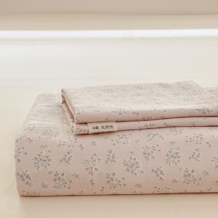 91家纺网 家纺一手货源 找家纺 芙绣家纺 2025新款A类全棉双层纱小清新印花单被套学生单被套单枕套 花间絮语