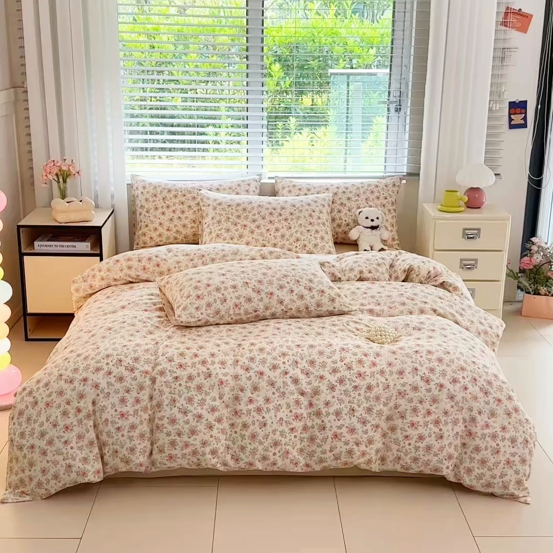 91家纺网 家纺一手货源 找家纺 芙绣家纺 2025新款A类全棉双层纱小清新印花单被套学生单被套单枕套 春风里