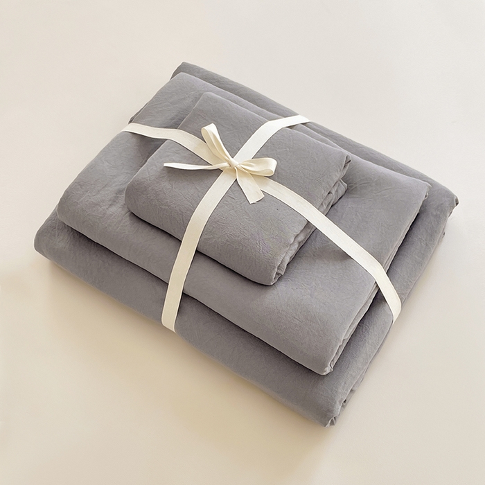 91家纺网 家纺一手货源 找家纺 优尚佳生活馆 2025新款ins风超柔褶皱亲肤磨毛水洗棉四件套纯色系列（风格一） 流光灰