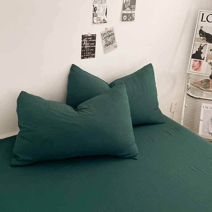 91家纺网 家纺一手货源 找家纺 优尚佳生活馆 2025新款ins风超柔褶皱亲肤磨毛水洗棉四件套纯色系列（风格一） 宝石绿