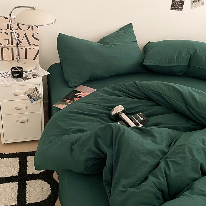 91家纺网 家纺一手货源 找家纺 优尚佳生活馆 2025新款ins风超柔褶皱亲肤磨毛水洗棉四件套纯色系列（风格一） 宝石绿