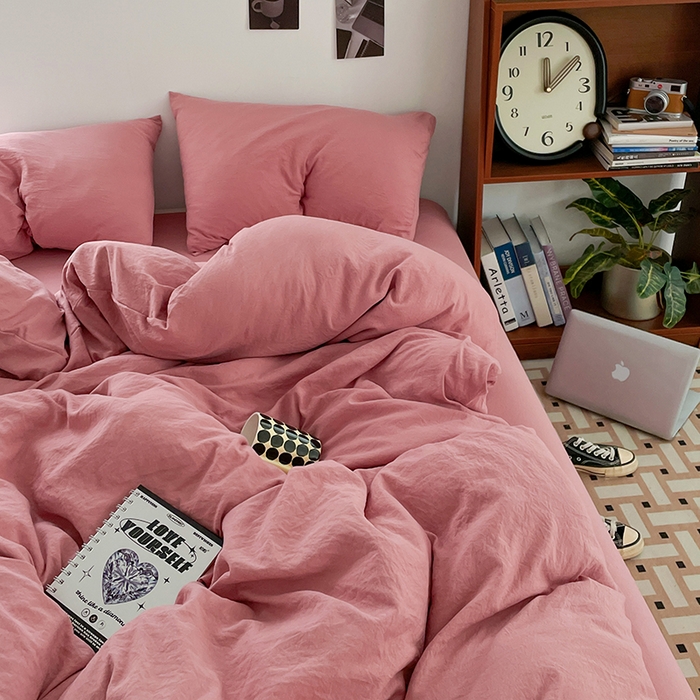 91家纺网 家纺一手货源 找家纺 优尚佳生活馆 2025新款ins风超柔褶皱亲肤磨毛水洗棉四件套纯色系列（风格二） 梦露粉