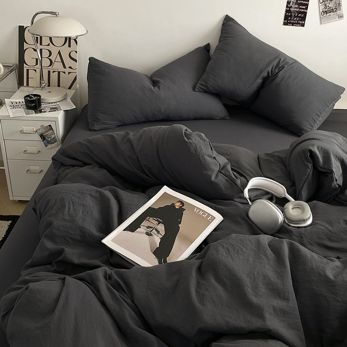 91家纺网 家纺一手货源 找家纺 优尚佳生活馆 2025新款ins风超柔褶皱亲肤磨毛水洗棉四件套纯色系列（风格一） 布鲁灰